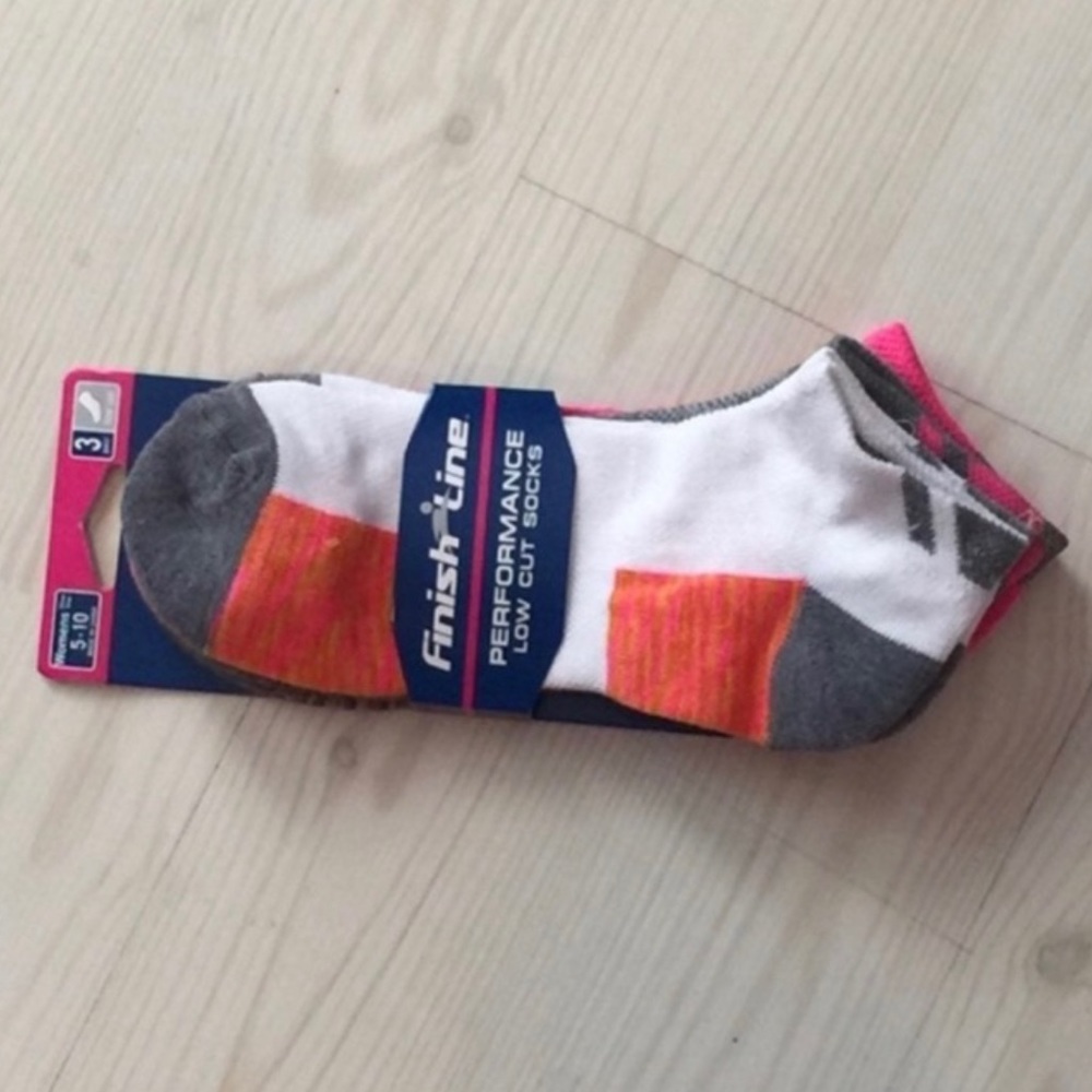 New Finish Line Women’s Performance Low Cut Socks - 3 Pairs